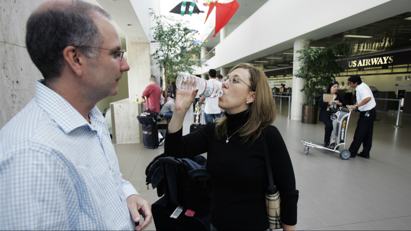 Illustration for article titled The Heinous Price Of Bottled Water In Airports Springs A Lawsuit